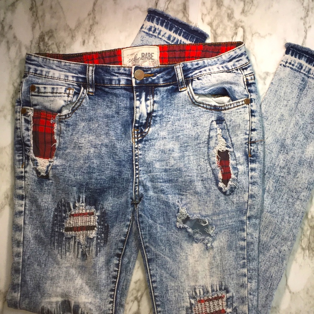 Medium/Light wash, frayed ankles, Real denim